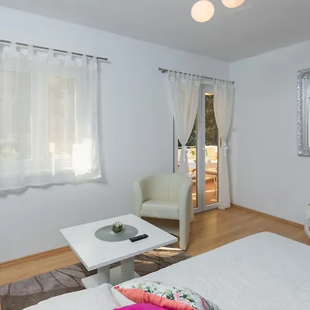 Fiorella Апартаменты